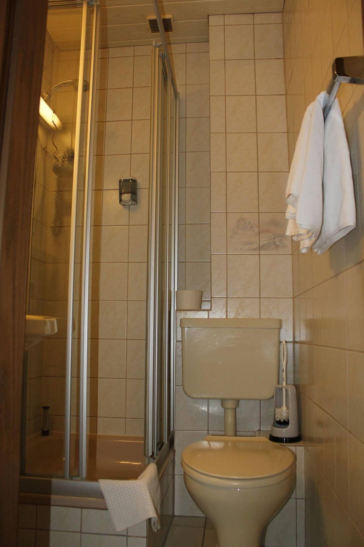 Bartels Stadt-Hotel Верль Экстерьер фото